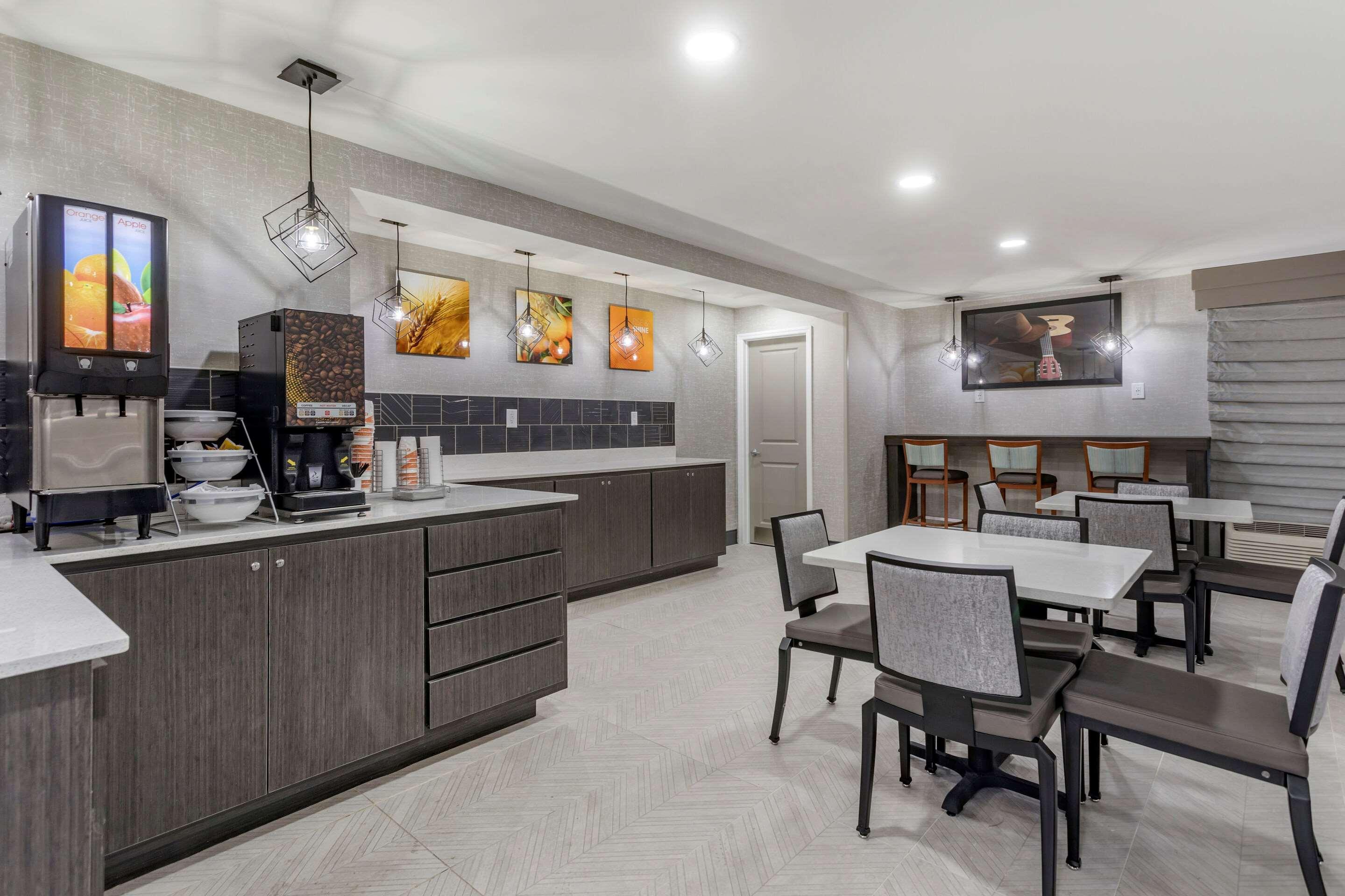 Comfort - Opryland Area 2*